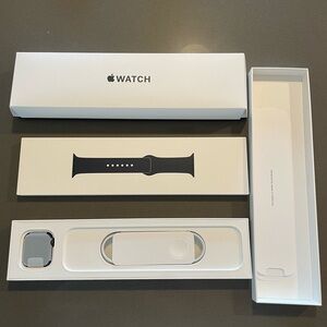 UNUSED IN-BOX APPLE WATCH (series 8)